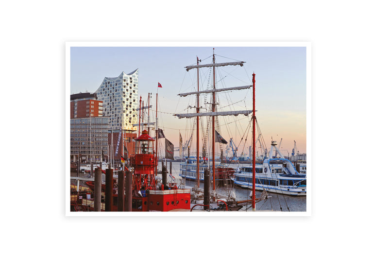 Hamburg Hafencity Schiffe | Postkarte